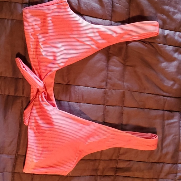 Pink Bikini - Picture 2 of 7